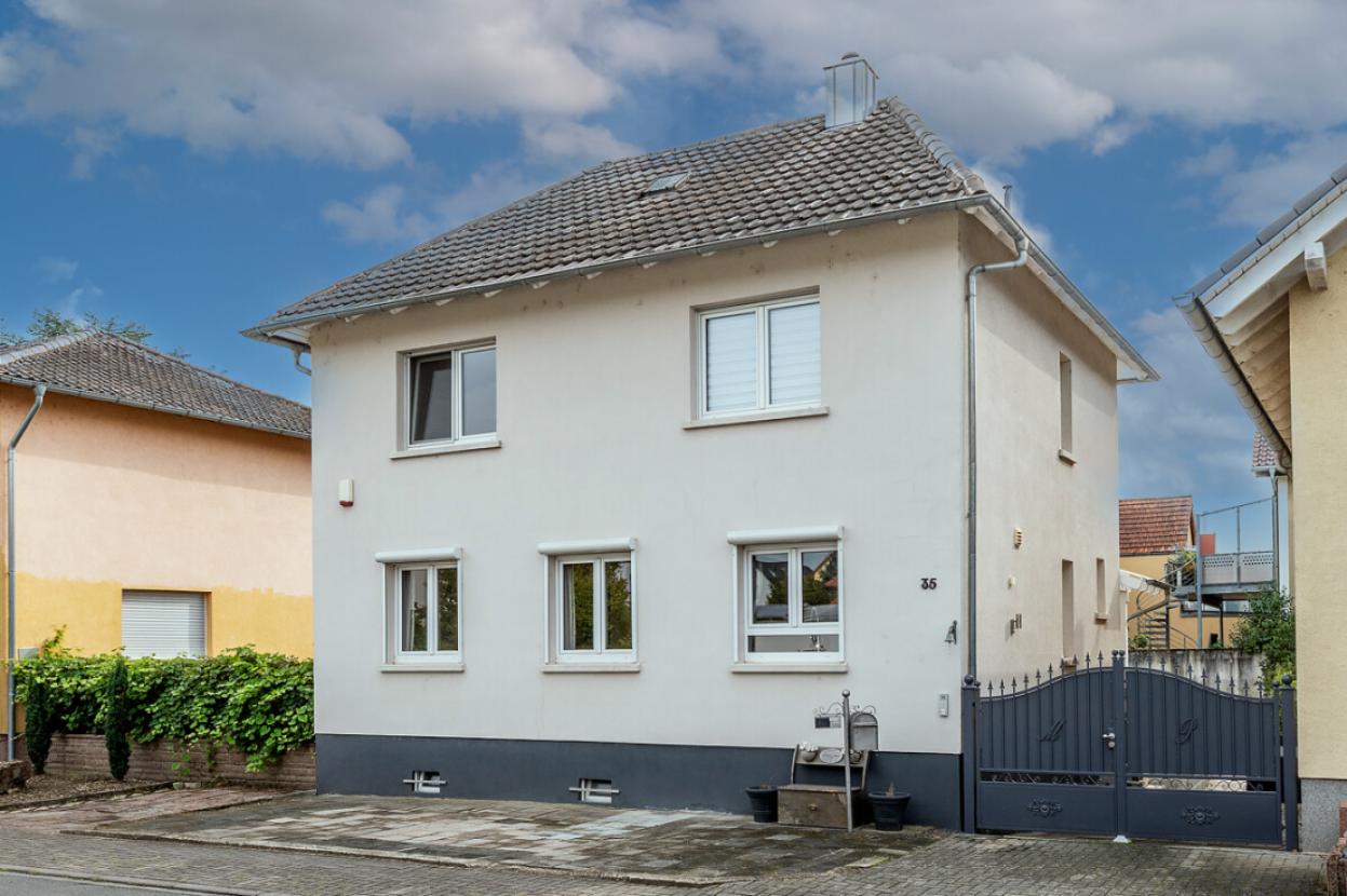 Straßenansicht