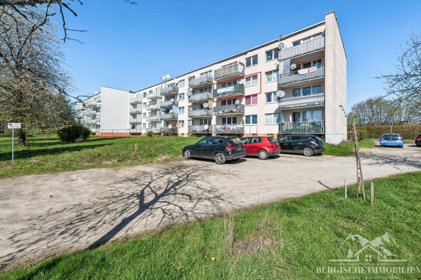 Außen - Parkplatz