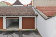 Blick in den Hof / Garage