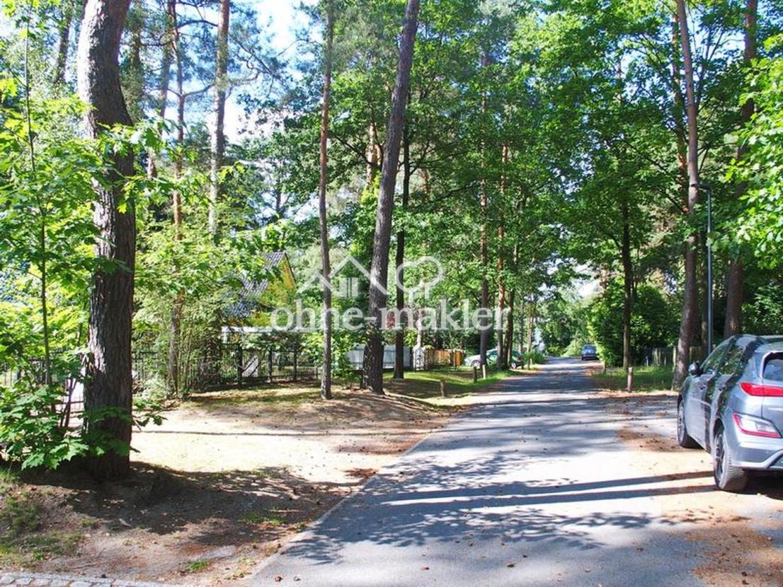 Straße vor dem Grundstück