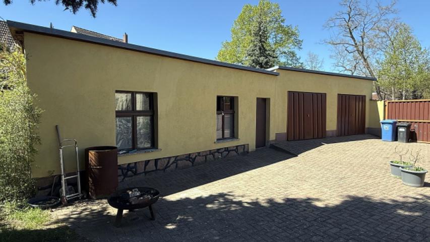Garagen und Werkstatt