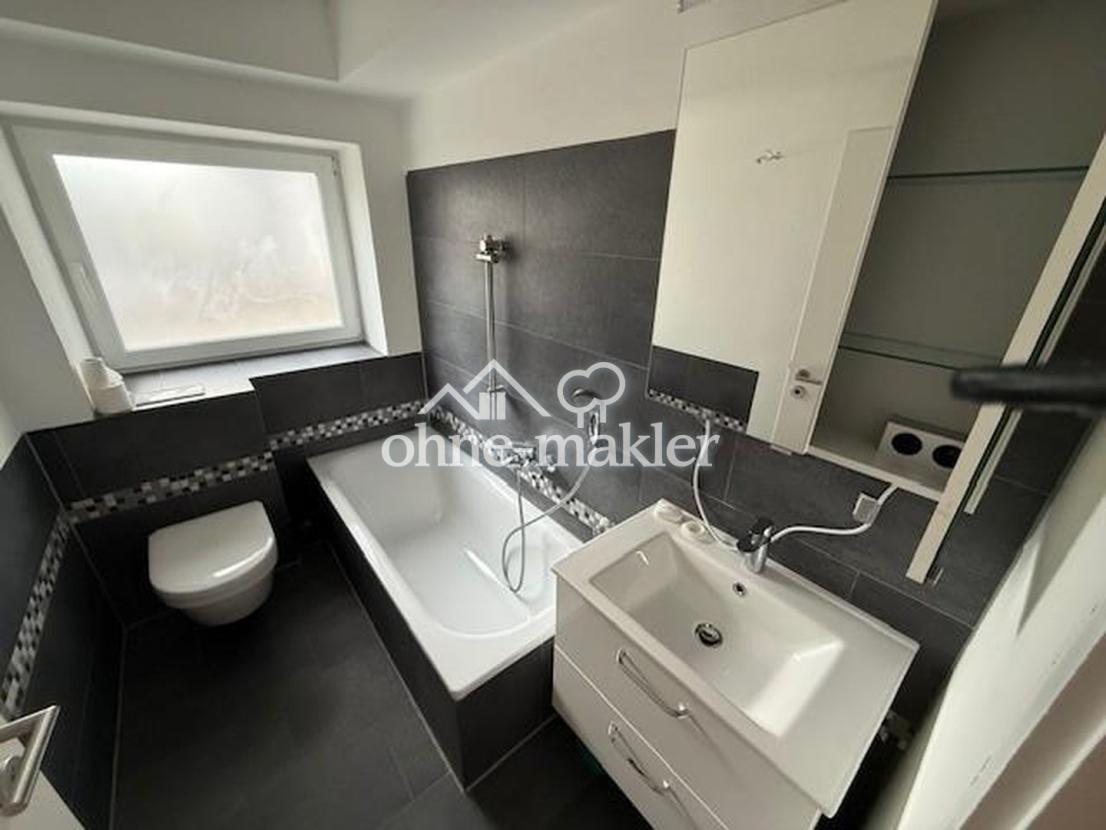 Badezimmer mit Badewanne