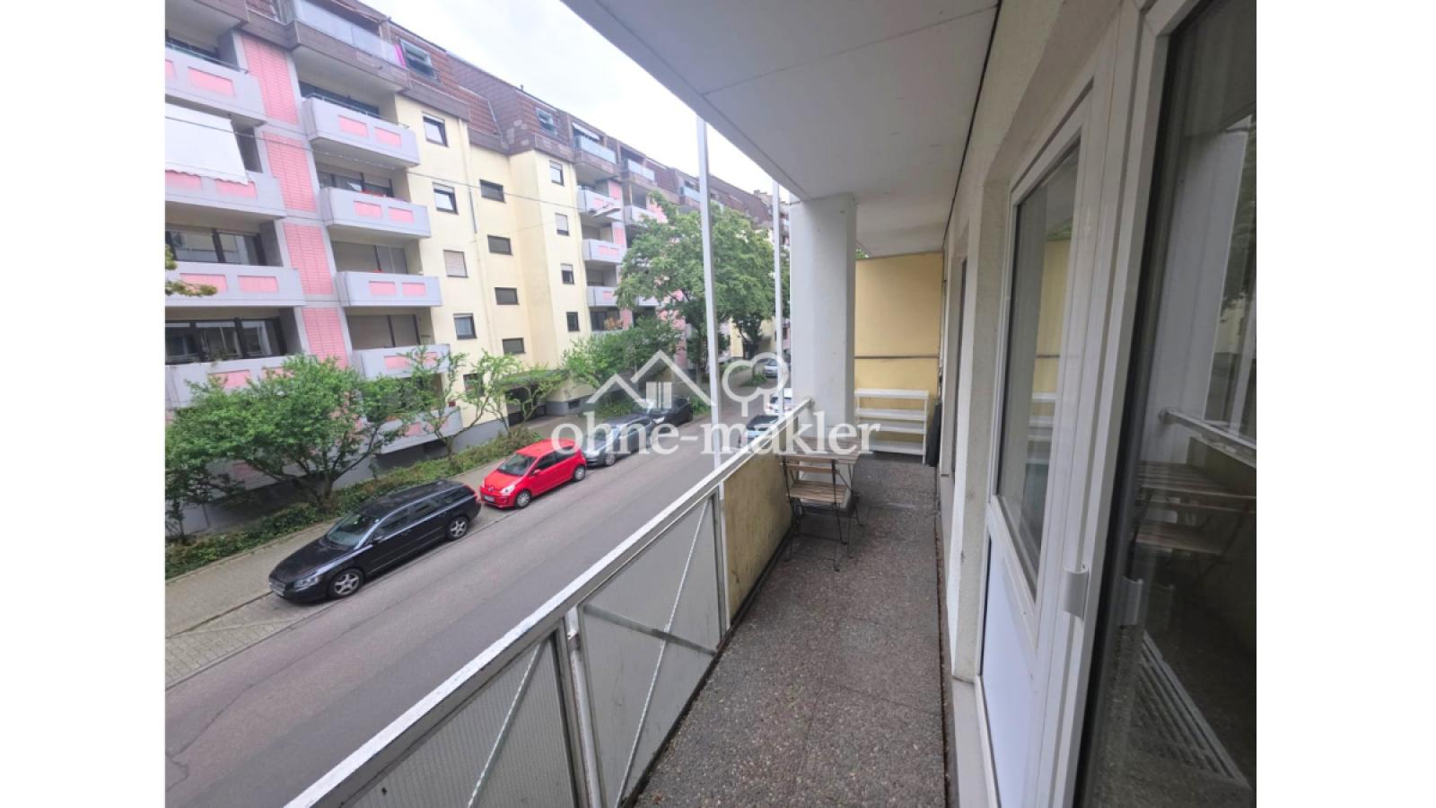 Balkon: Zimmer links