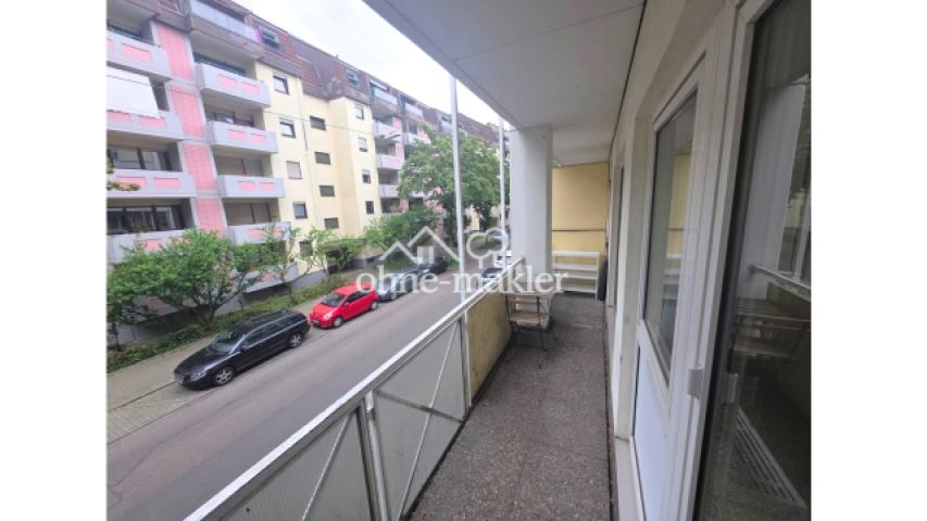 Balkon: Zimmer links