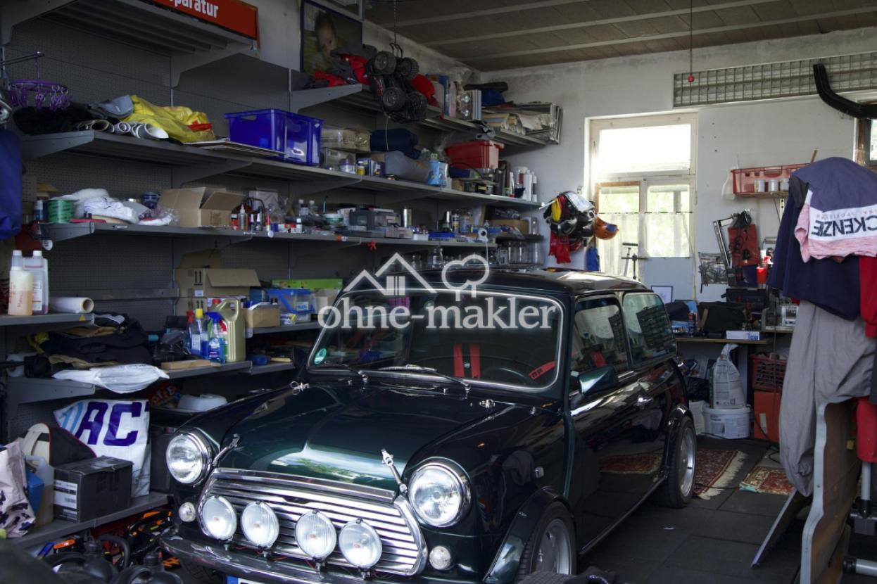 Großzügige Garage