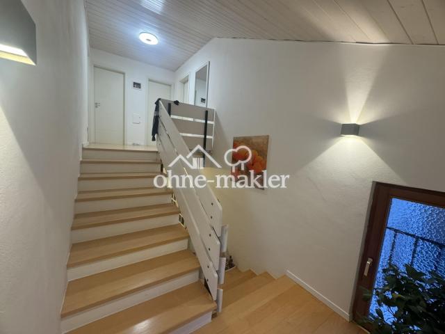 Treppe zu 1.OG