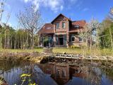 Teich Hauseingang Altbau
