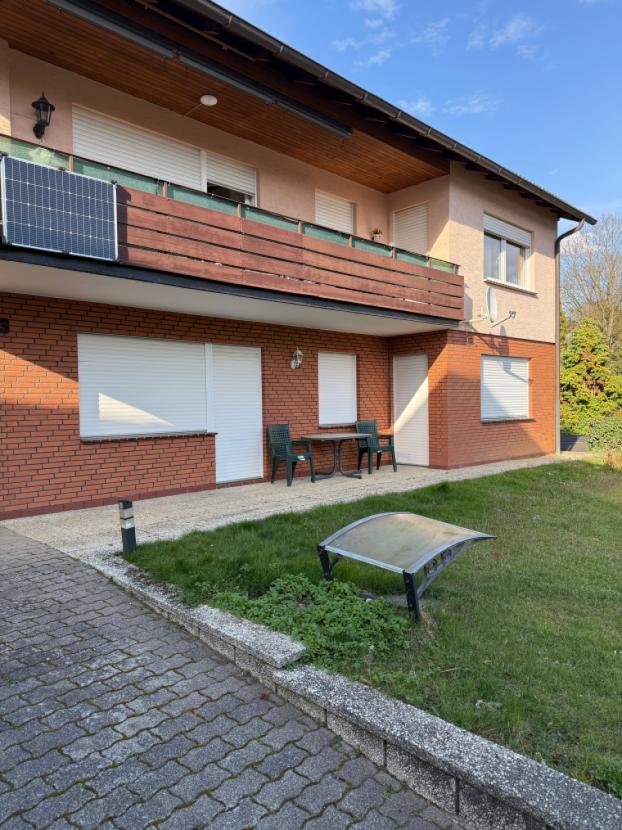 Balkon + Terrassen Front Ansicht