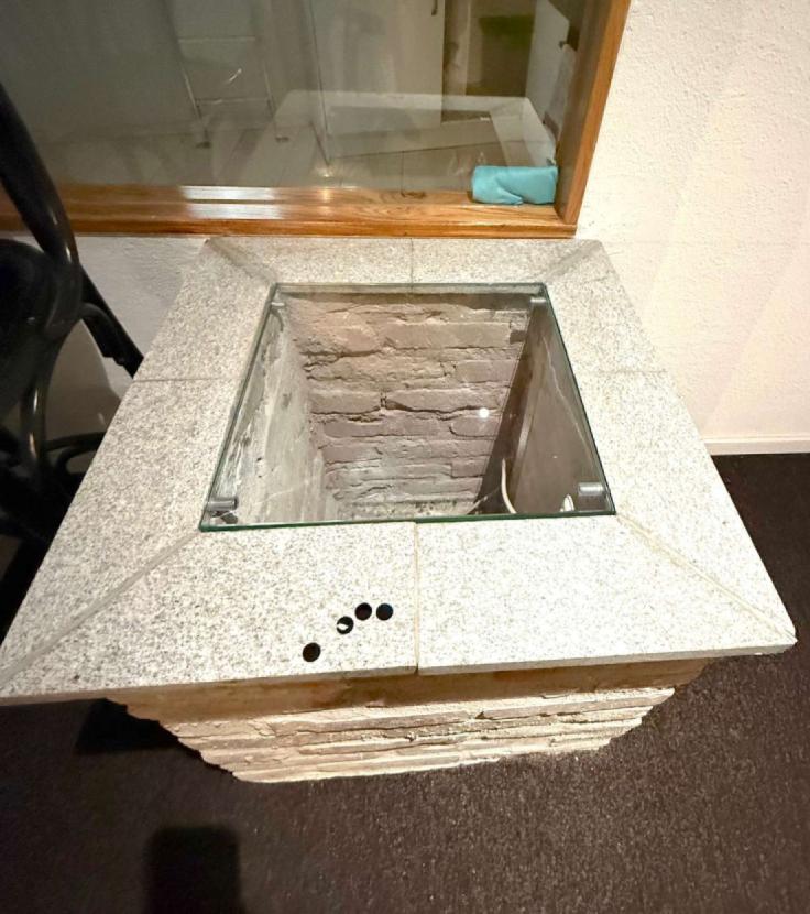 EG verglaster Brunnen 