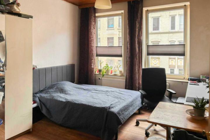 Schlafzimmer 1