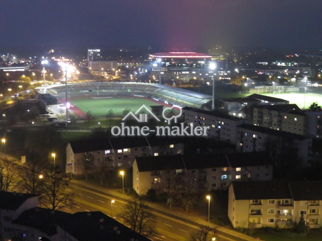 Balkon zur Nordseite bei Nacht