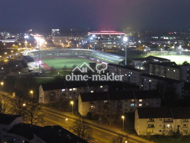 Balkon zur Nordseite bei Nacht