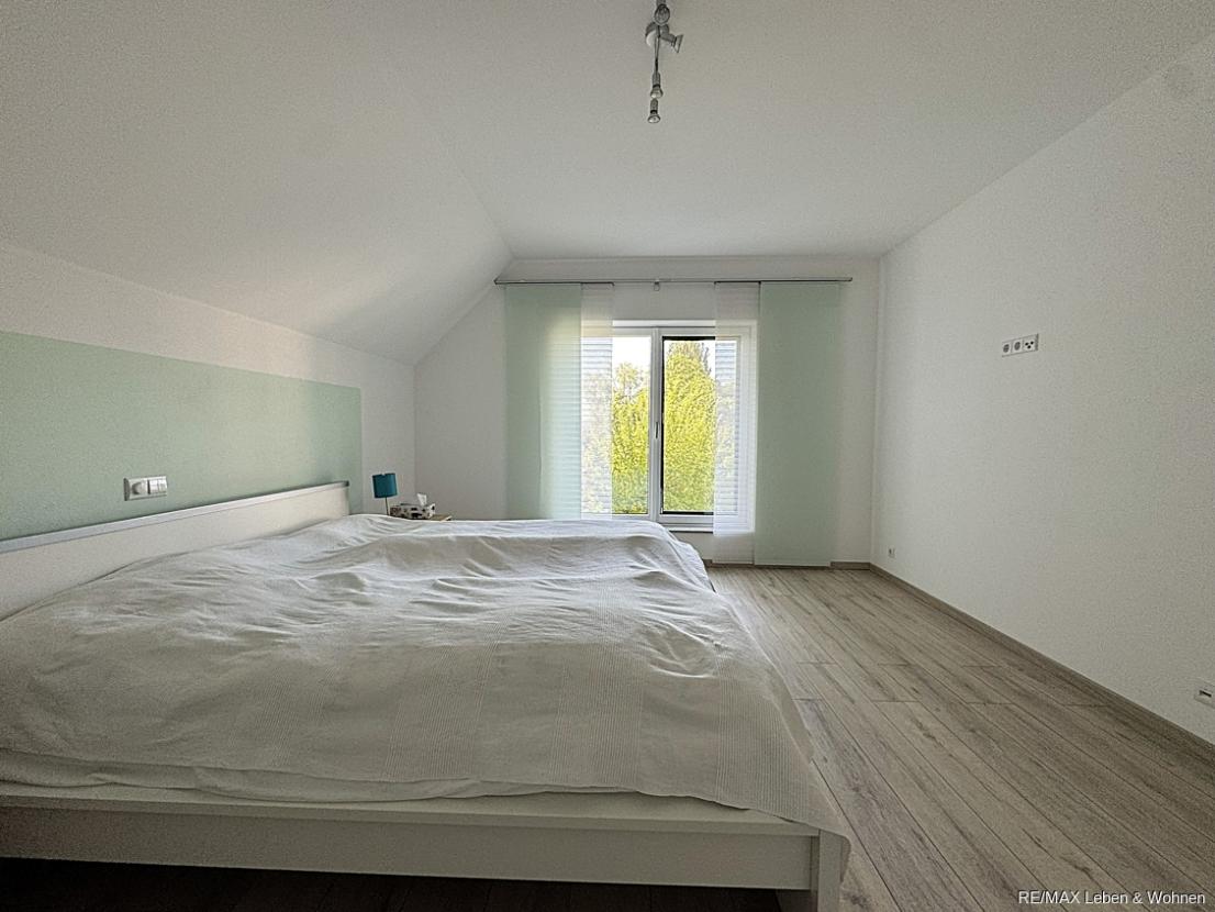Schlafenzimmer 1.OG 2 OG