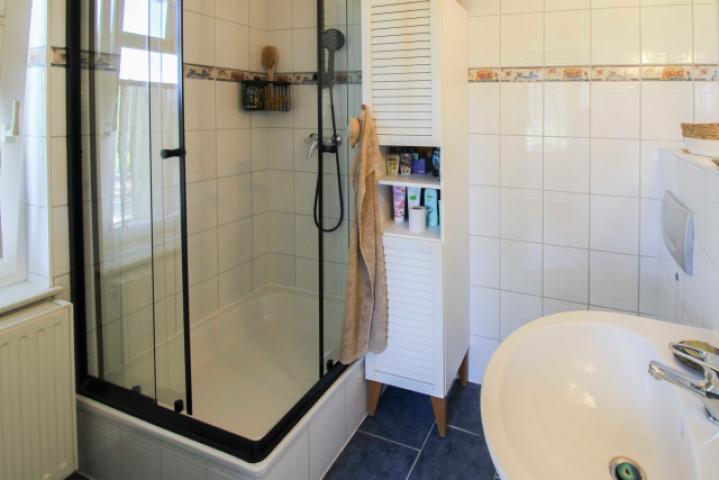 Duschbad EG
