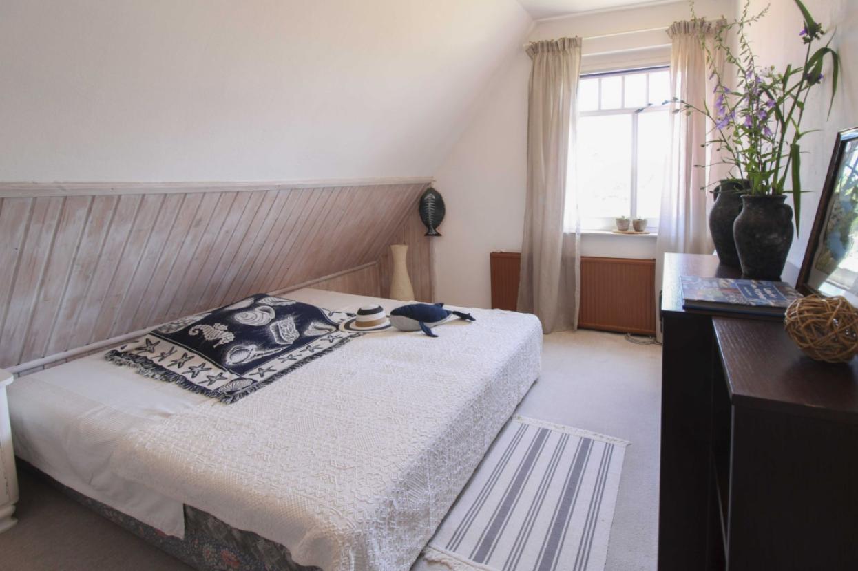 Schlafzimmer DG