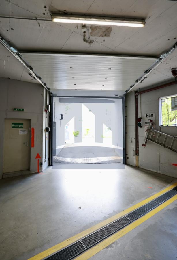 Tiefgarageneinfahrt