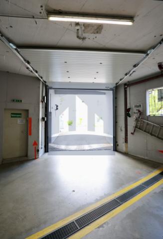 Tiefgarageneinfahrt