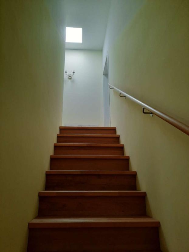 Echtholztreppe zum Obergeschoss