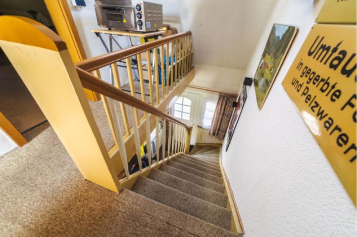 Treppe zum Obergeschoss