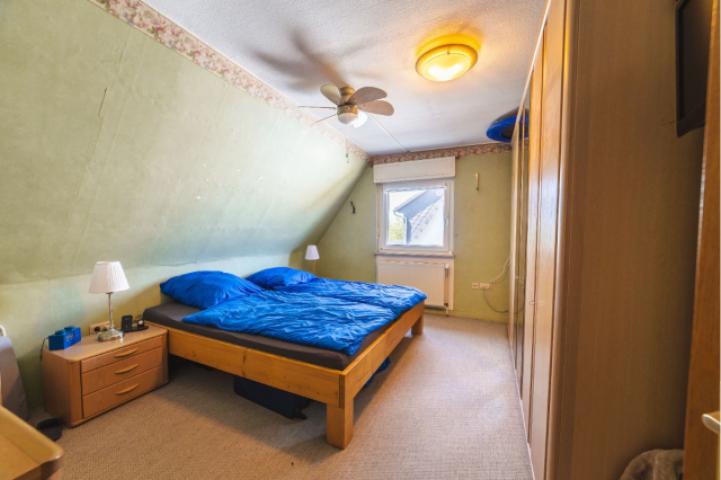 Schlafzimmer 1