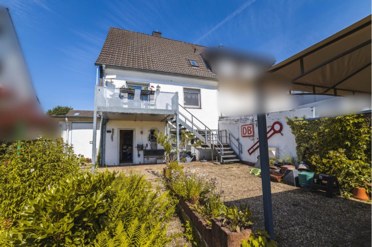 Hausansicht Garten