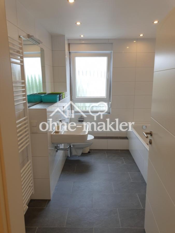 2. OG Bad 1 mit Badewanne