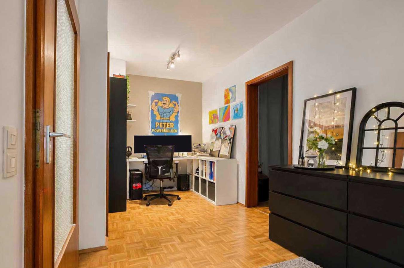 Büroecke im Wohnraum