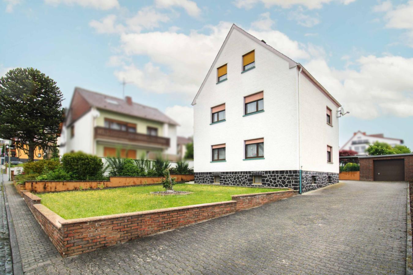 Straßenansicht