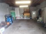 kleine Halle mit Rolltor