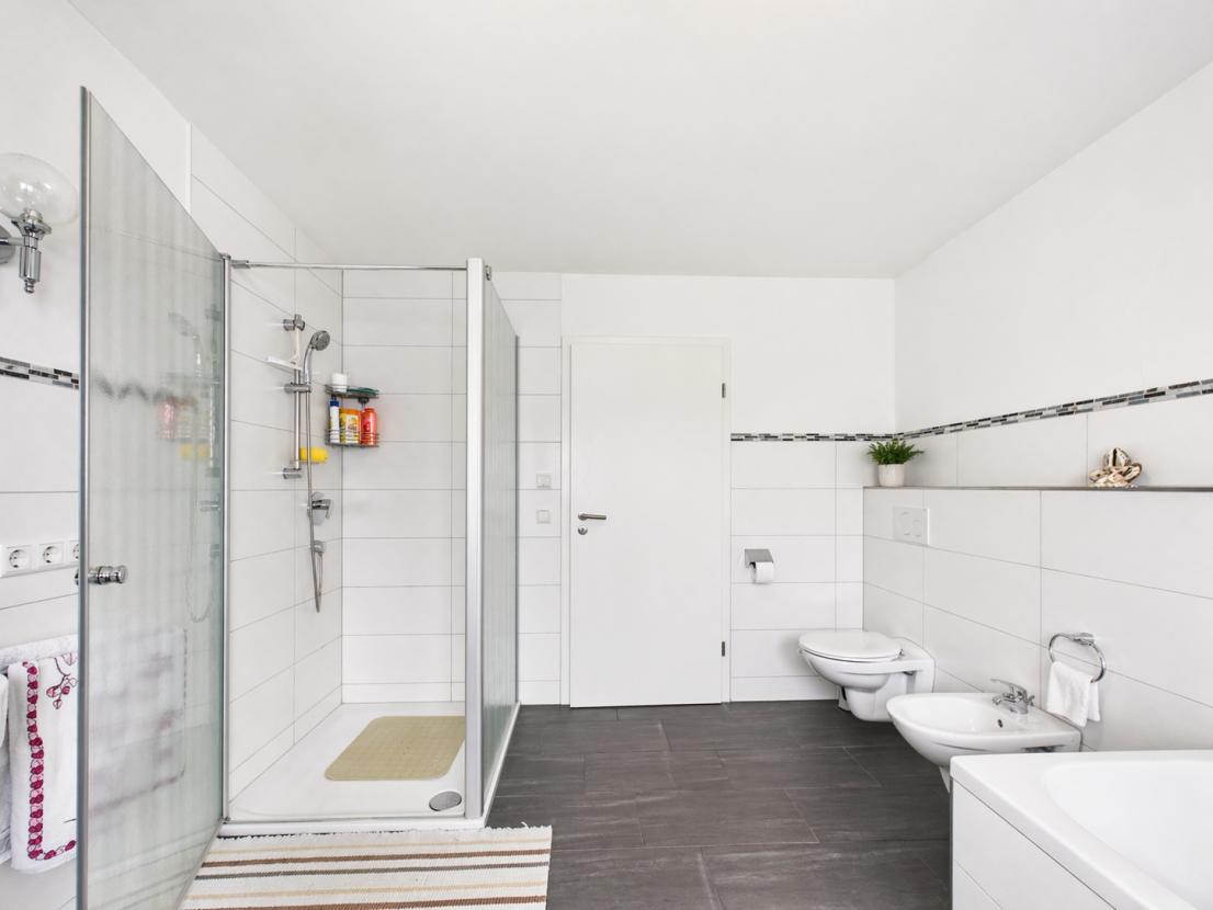 Badezimmer EG