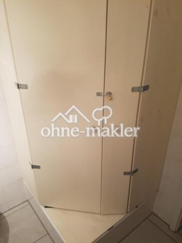Bad Süd: Putzschrank