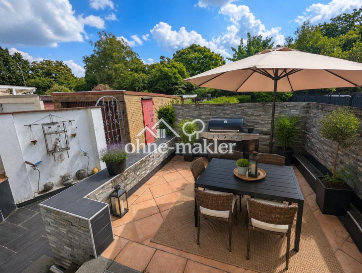 Terrasse EG vom Wohnzimmer.