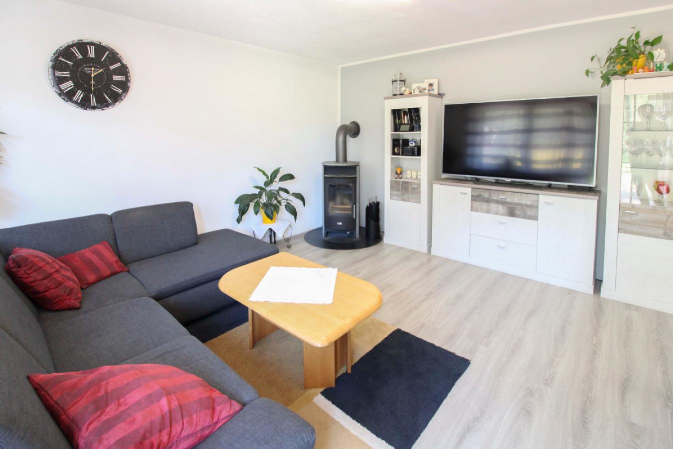 Wohnzimmer mit Kamin