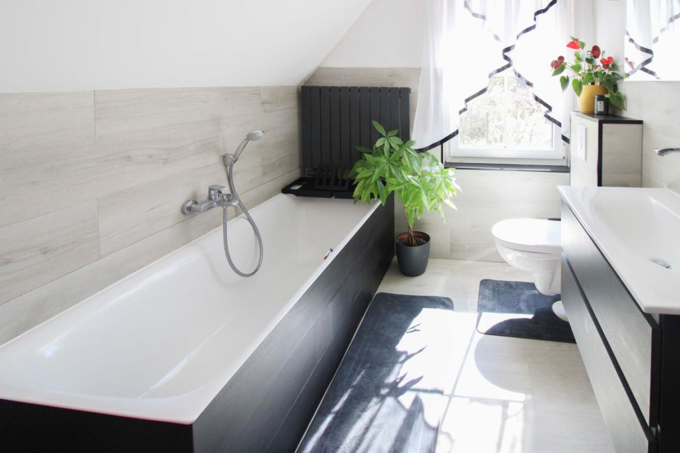 Badezimmer (OG)