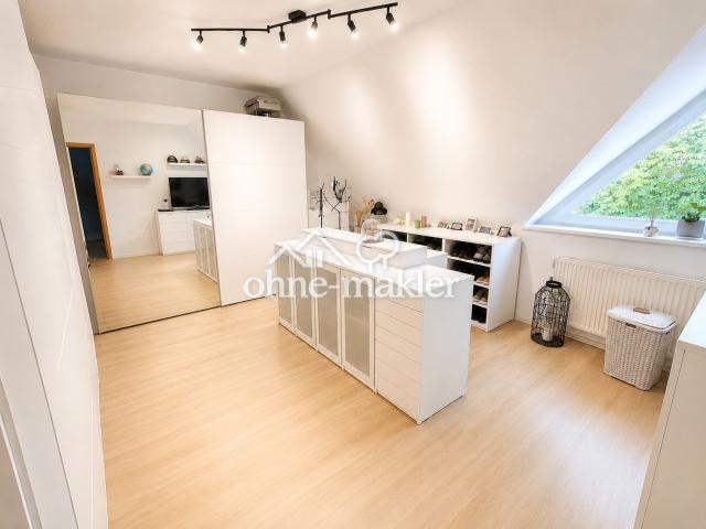 Schlafzimmer 1 / Ankleide
