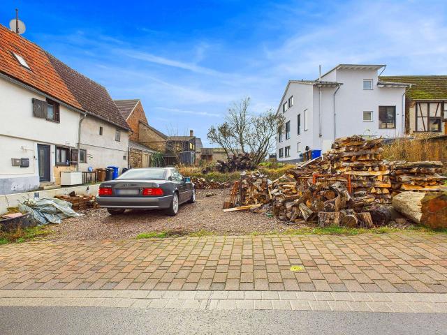 Stellplatz und Bauland