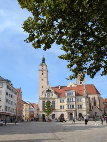 unweit vom Rathausplatz