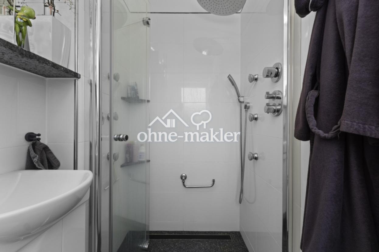Tageslichtbad mit Dusche