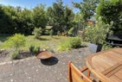 Terrasse mit Blick in den Garten
