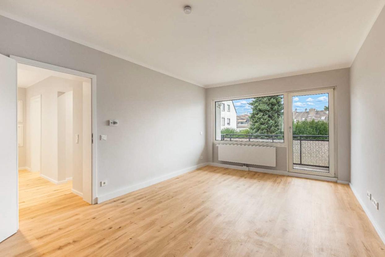 Wohnzimmer mit Balkon