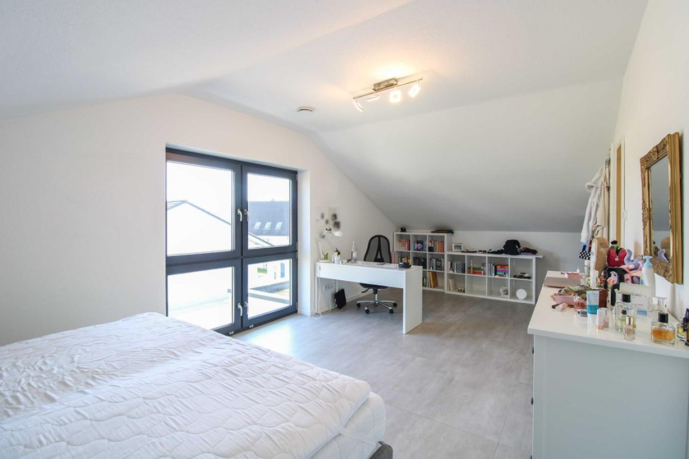 Schlafzimmer DG