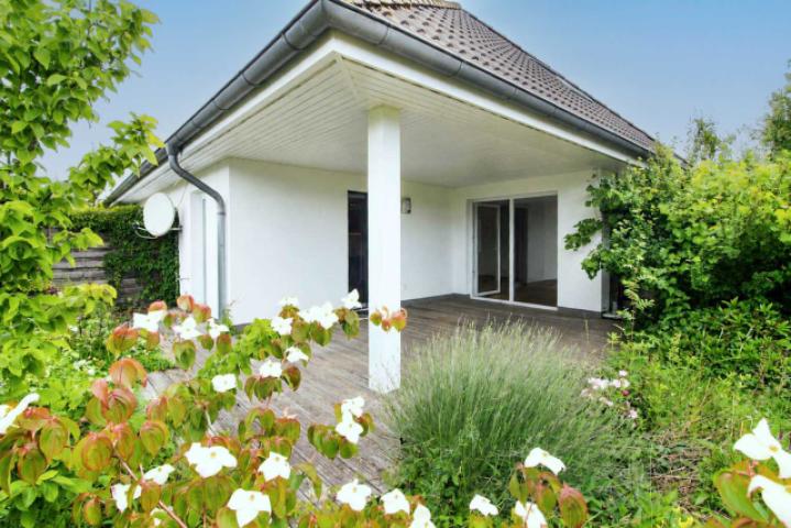 Garten mit Blick auf die Terrasse