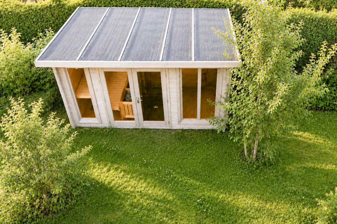 Sauna im Garten