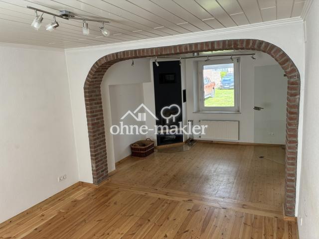 Wohnzimmer mit Kamin