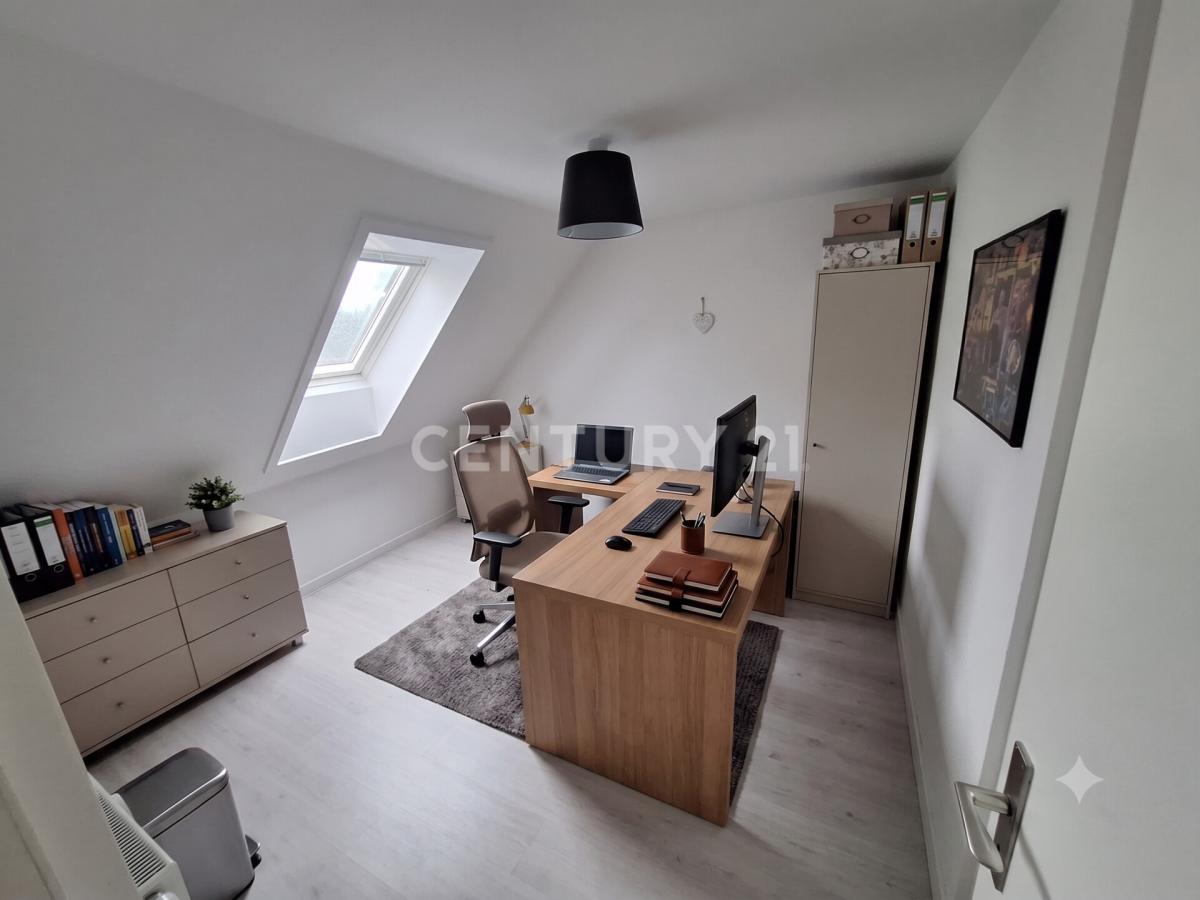 Büro/ Gast/ Kind - KI- möbliert