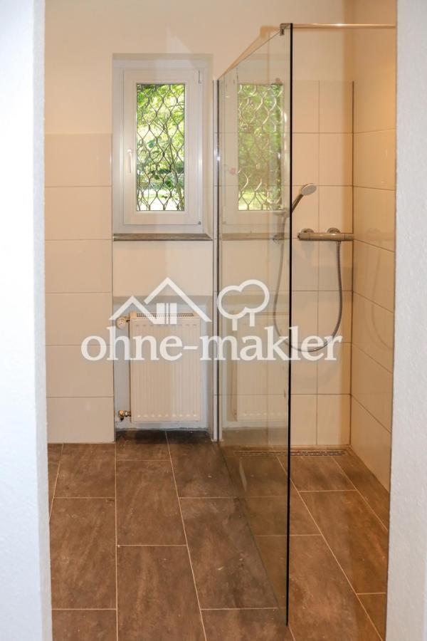 Dusche in Hauptwohnung