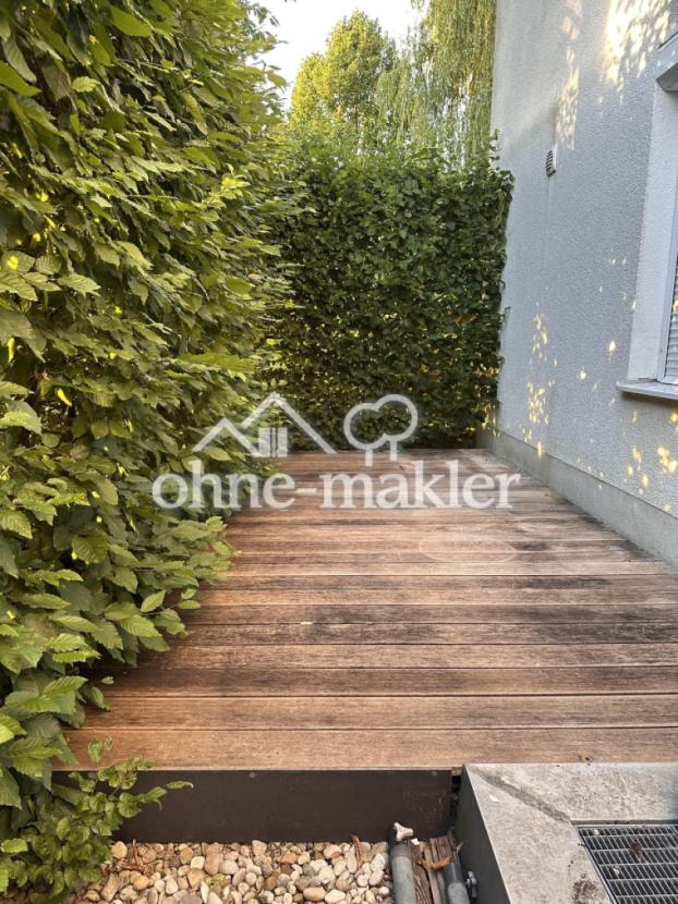 separate Holzterrasse