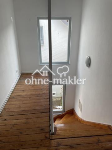 Hinterhaus Flur und Treppe