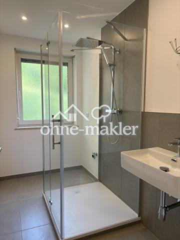Bad mit Dusche, WA-Anschluss