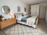 Grosszügiges Hauptschlafzimmer